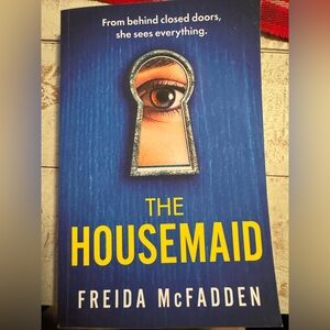 Freida McFadden
The Housemaid
